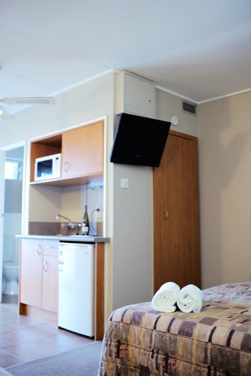 Kiwi Motel 3*